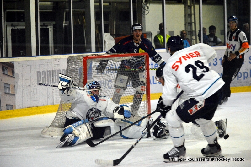 Photo hockey Hockey en Europe -  : Ambr-Piotta vs Liberec - Coupe des Bains : Ambr fait le mtier